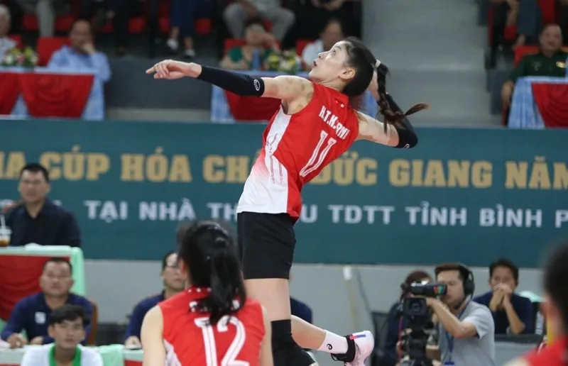 Kiều Trinh tỏa sáng trong màu áo đội tuyển bóng chuyền nữ Việt Nam tại đấu trường châu lục.