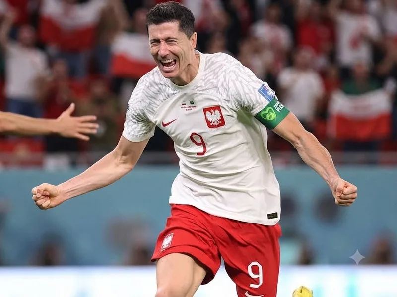 Robert Lewandowski là điểm tựa trên hàng công và biểu tượng của đội tuyển Ba Lan trong kỷ nguyên hiện đại.