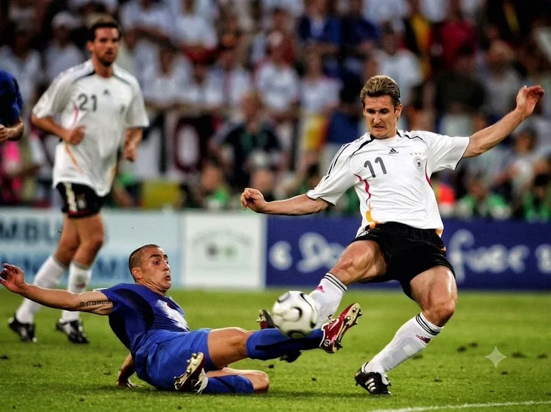 Fabio Cannavaro nổi bật với khả năng đọc tình huống và cắt bóng